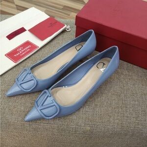 Valentino Women's Blue Pointed Toe heels